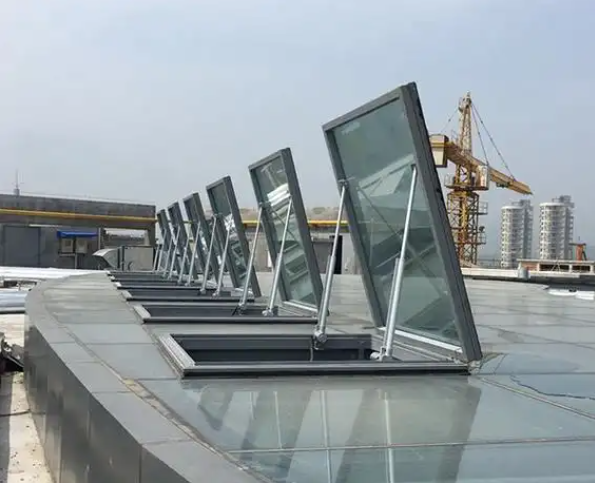 電動開窗機和手動開窗器比,到底值不值得買?